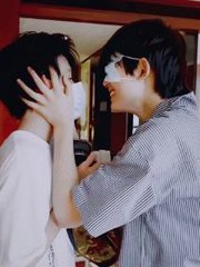 十八岁以下禁止观看打扑克在线